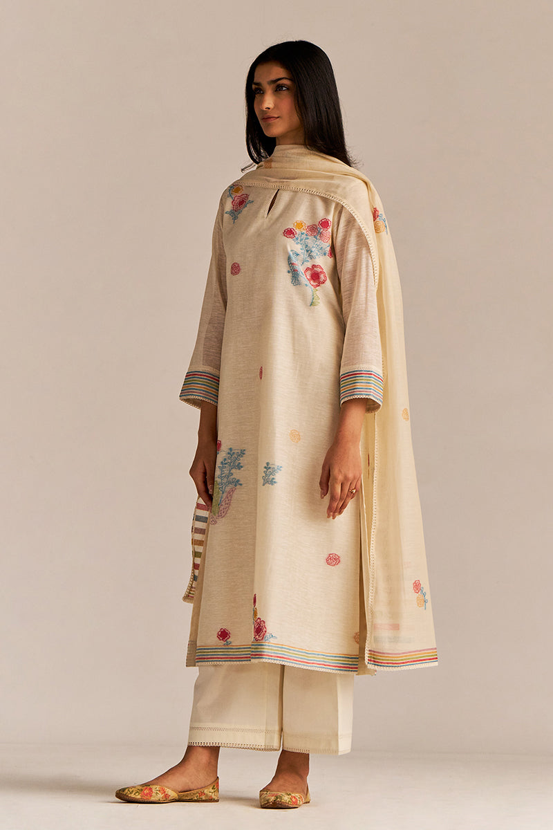 Dhiyona GF Women's Pristine White Woven Kurta Set