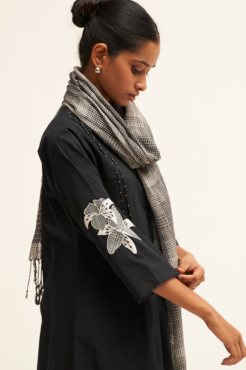 Women's Black Cotton Kurta Set With Pure Linen Woven Dupatta