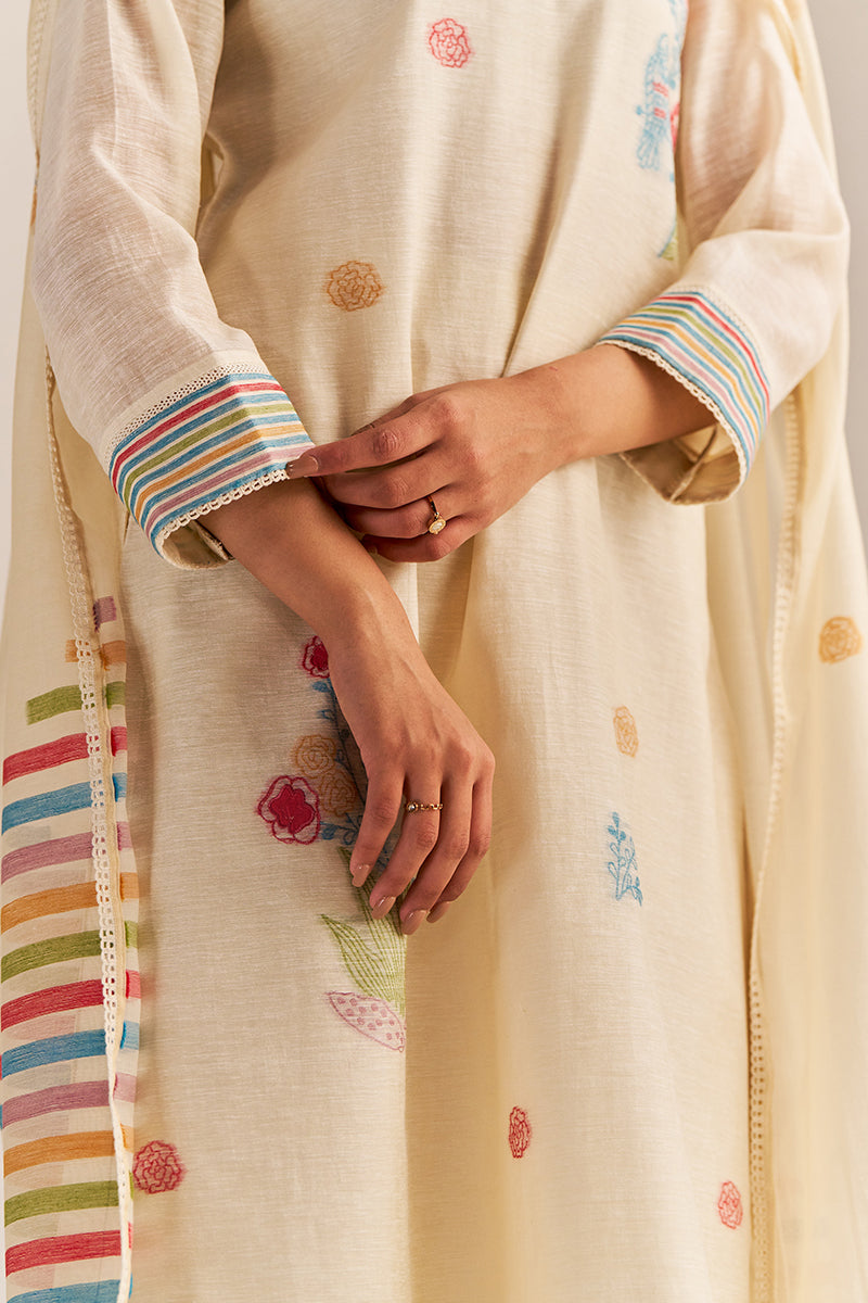 Dhiyona GF Women's Pristine White Woven Kurta Set