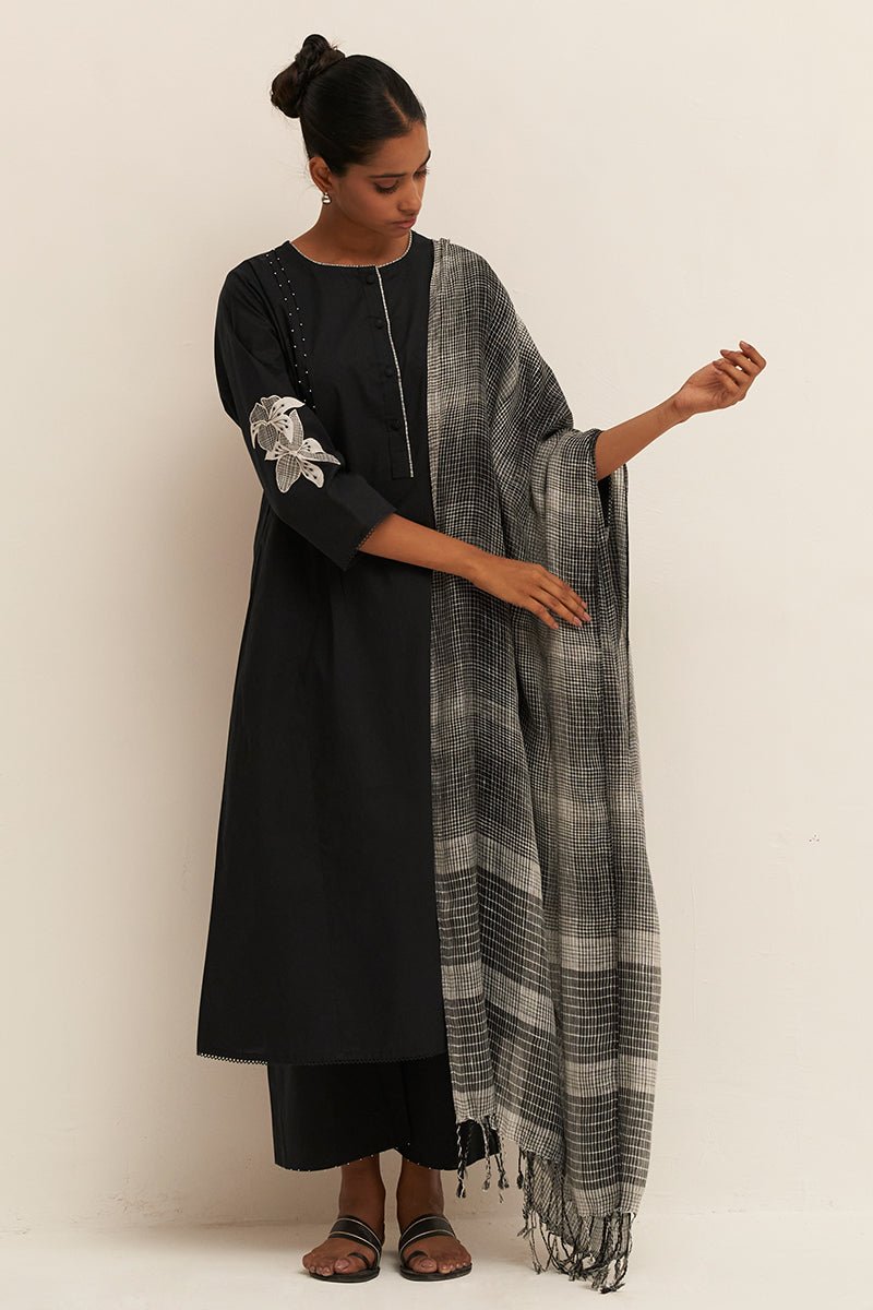 Women's Black Cotton Kurta Set With Pure Linen Woven Dupatta