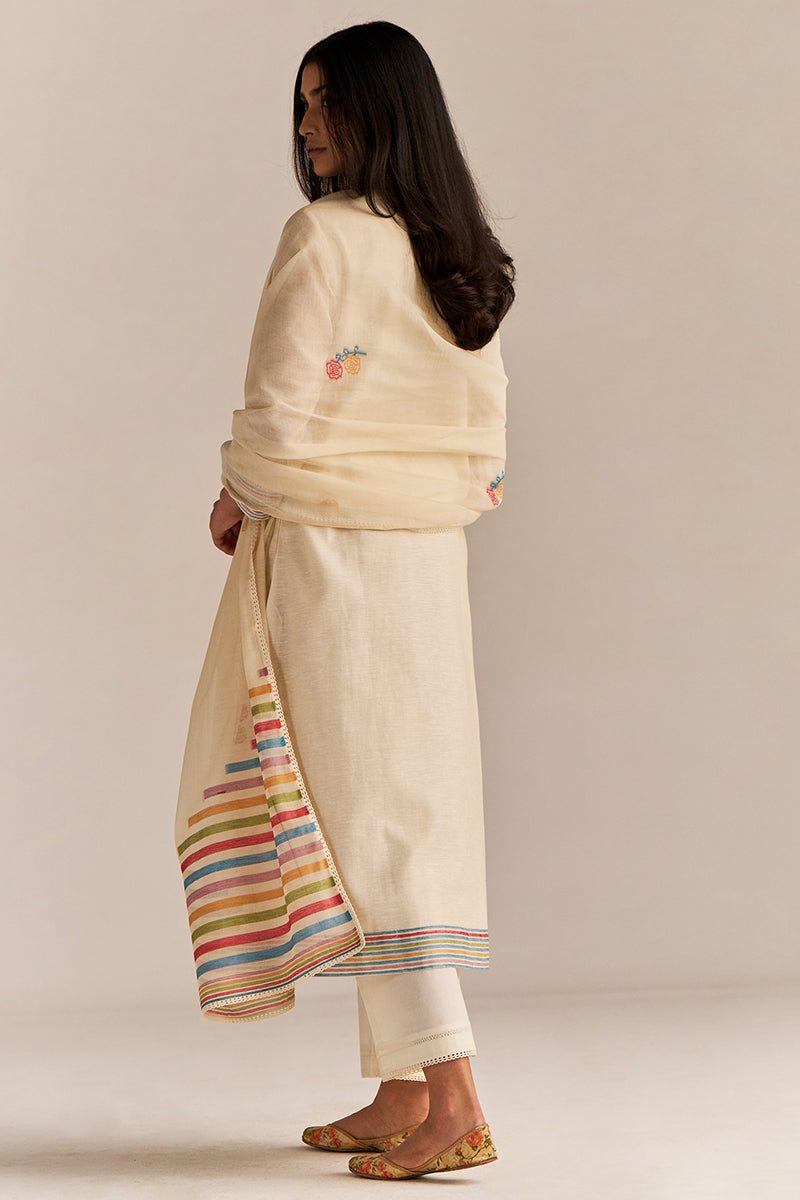 Dhiyona GF Women's Pristine White Woven Kurta Set