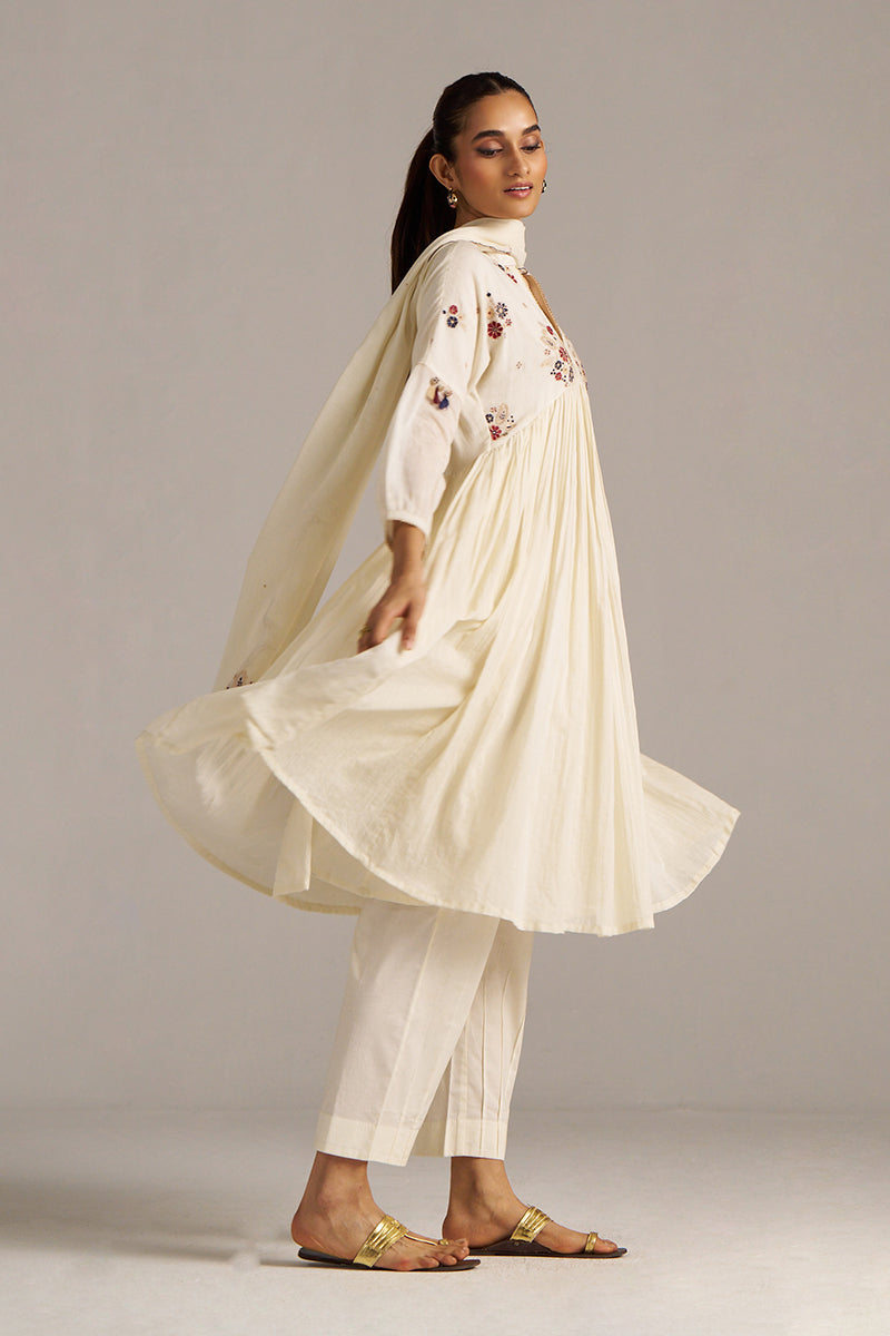 Dhiyona GF Women's Ivory Mul-Cotton Festive Kurta Set