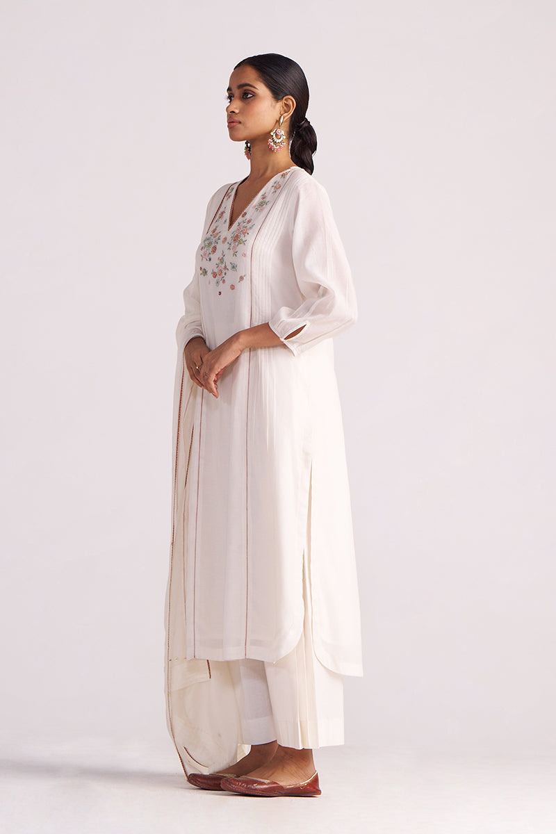 Dhiyona GF Women's Ivory Embroidered Kurta Set
