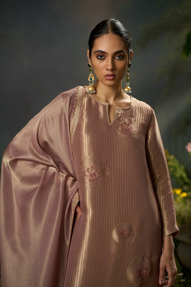Dhiyona GF burlwood mauve woven festive kurta set