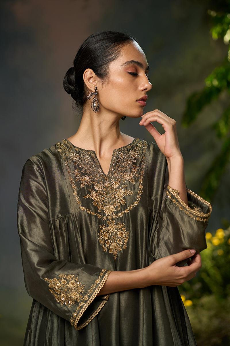 Dhiyona GF tarmac raw silk festive sharara kurta set