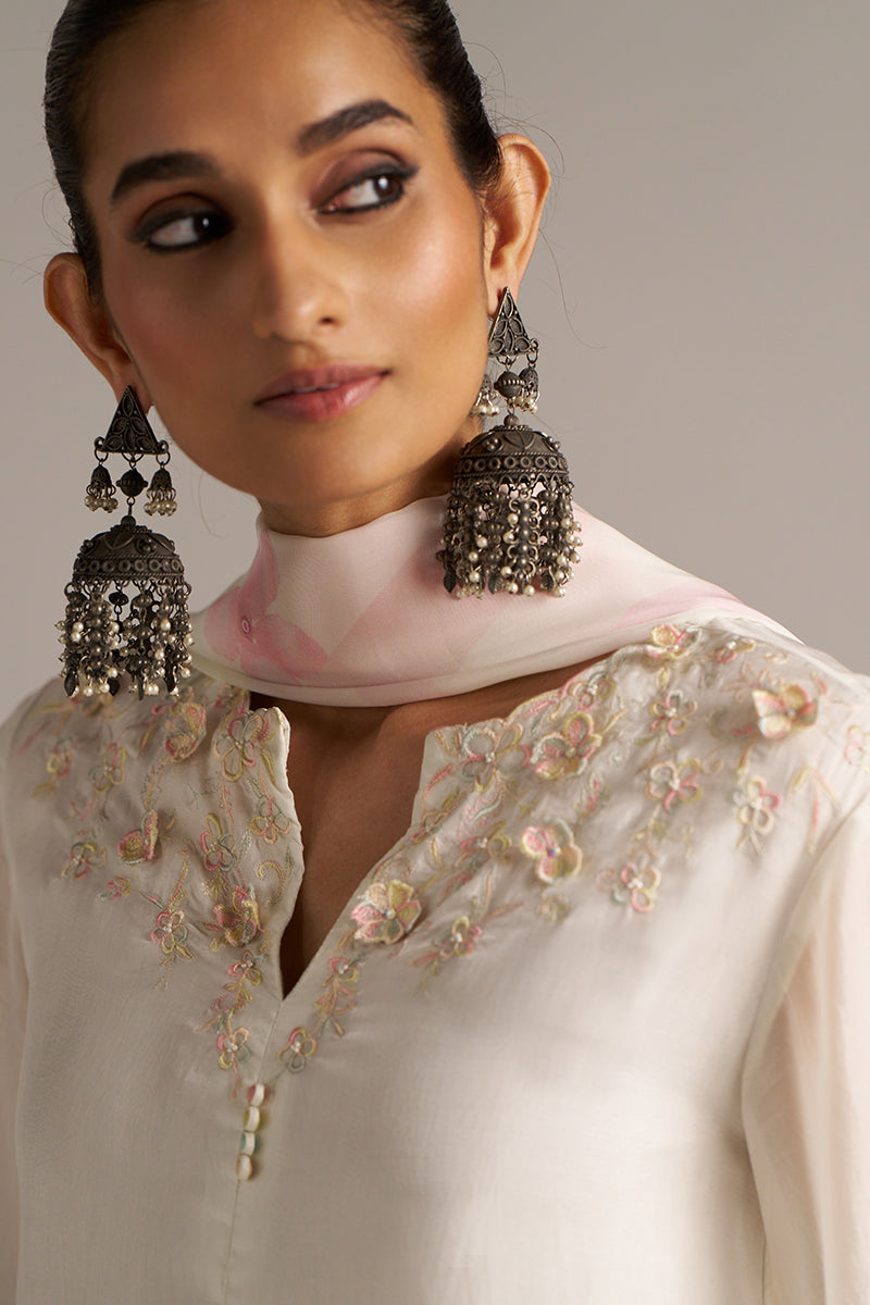 Dhiyona GF Women's Cloud White Bemberg Silk Kurta Set