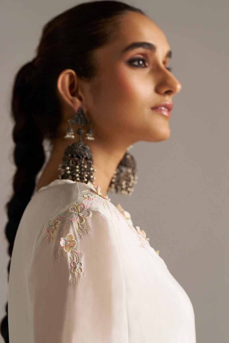 Dhiyona GF Women's Cloud White Bemberg Silk Kurta Set
