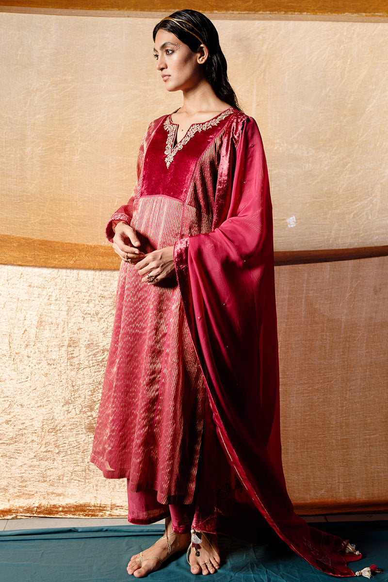 Women's Festival Fuchsia Woven Silk Kurta Set
