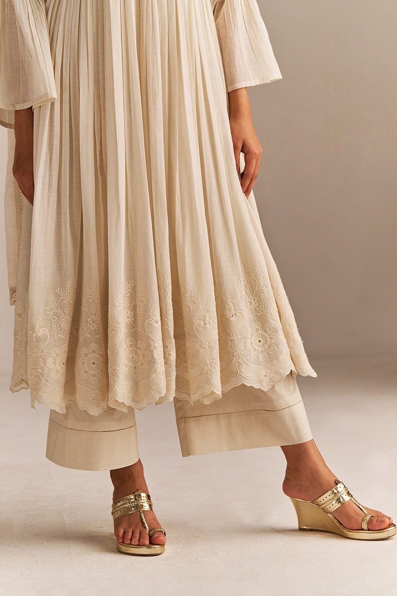 Dhiyona GF Women's Off-White Mul-Mul Anarkali Kurta Set