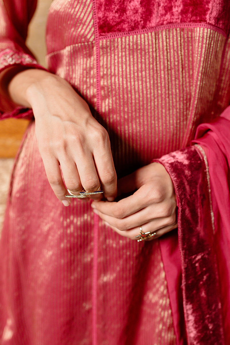 Women's Festival Fuchsia Woven Silk Kurta Set