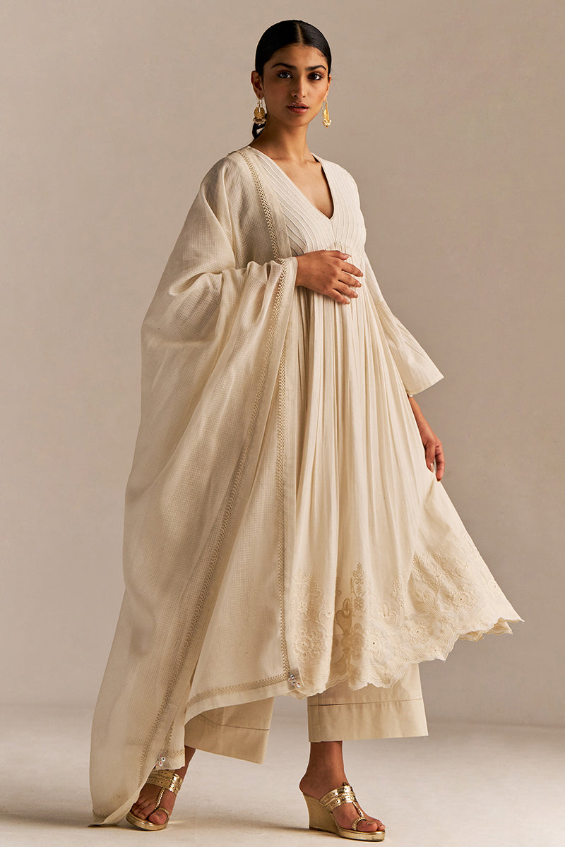 Dhiyona GF Women's Off-White Mul-Mul Anarkali Kurta Set