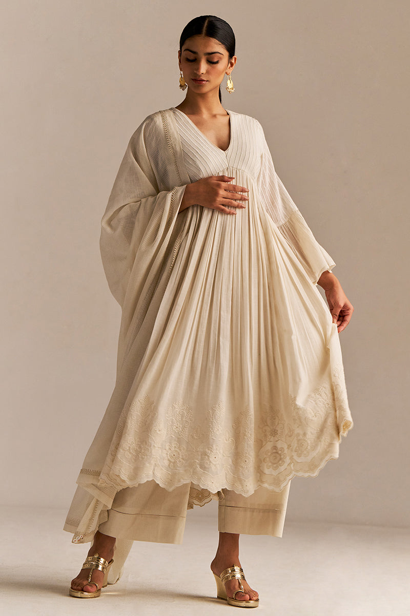Dhiyona GF Women's Off-White Mul-Mul Anarkali Kurta Set