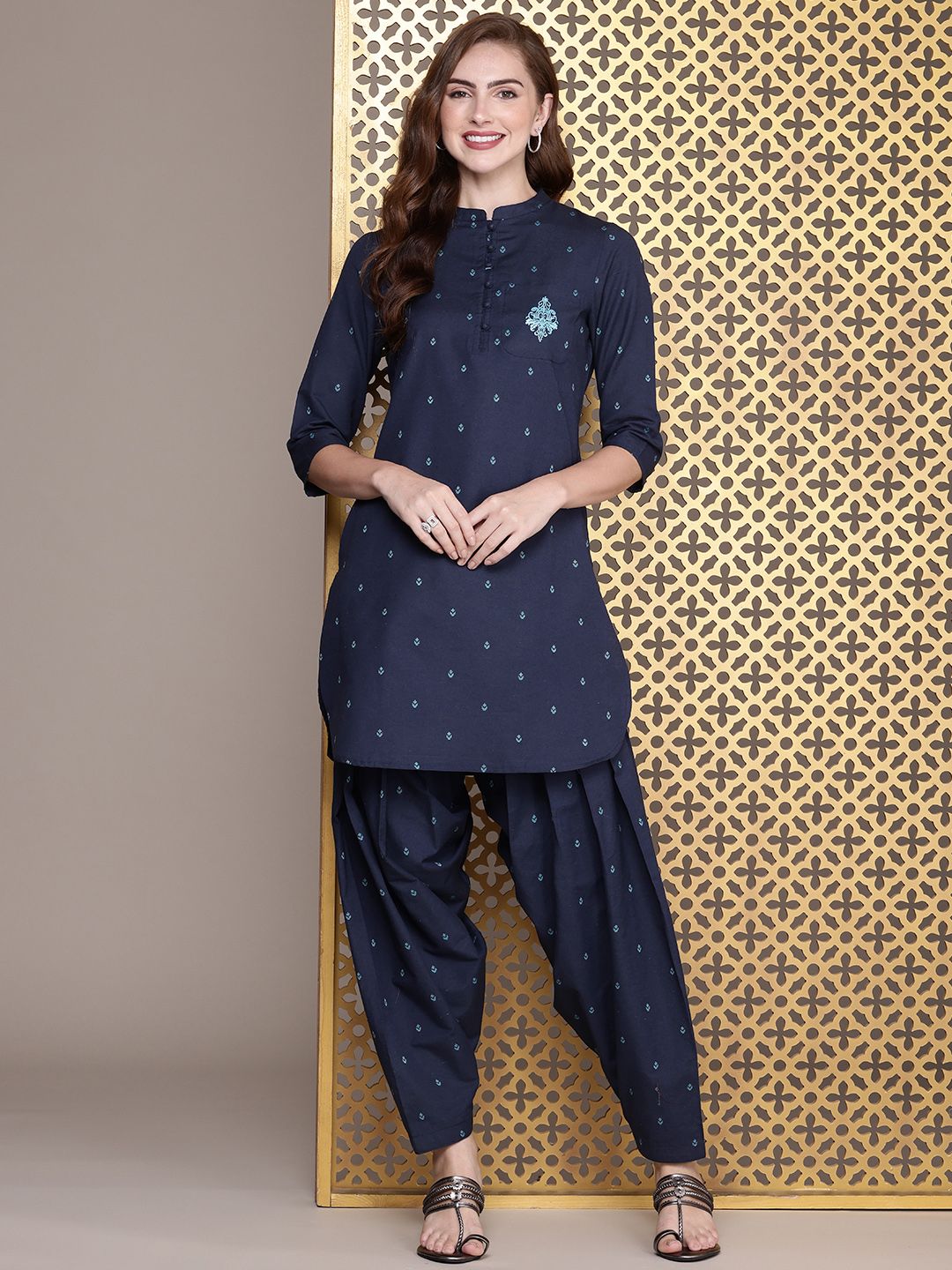 Dhiyona PD Women Women Woven design Regular Jashn Kurta with Patiala