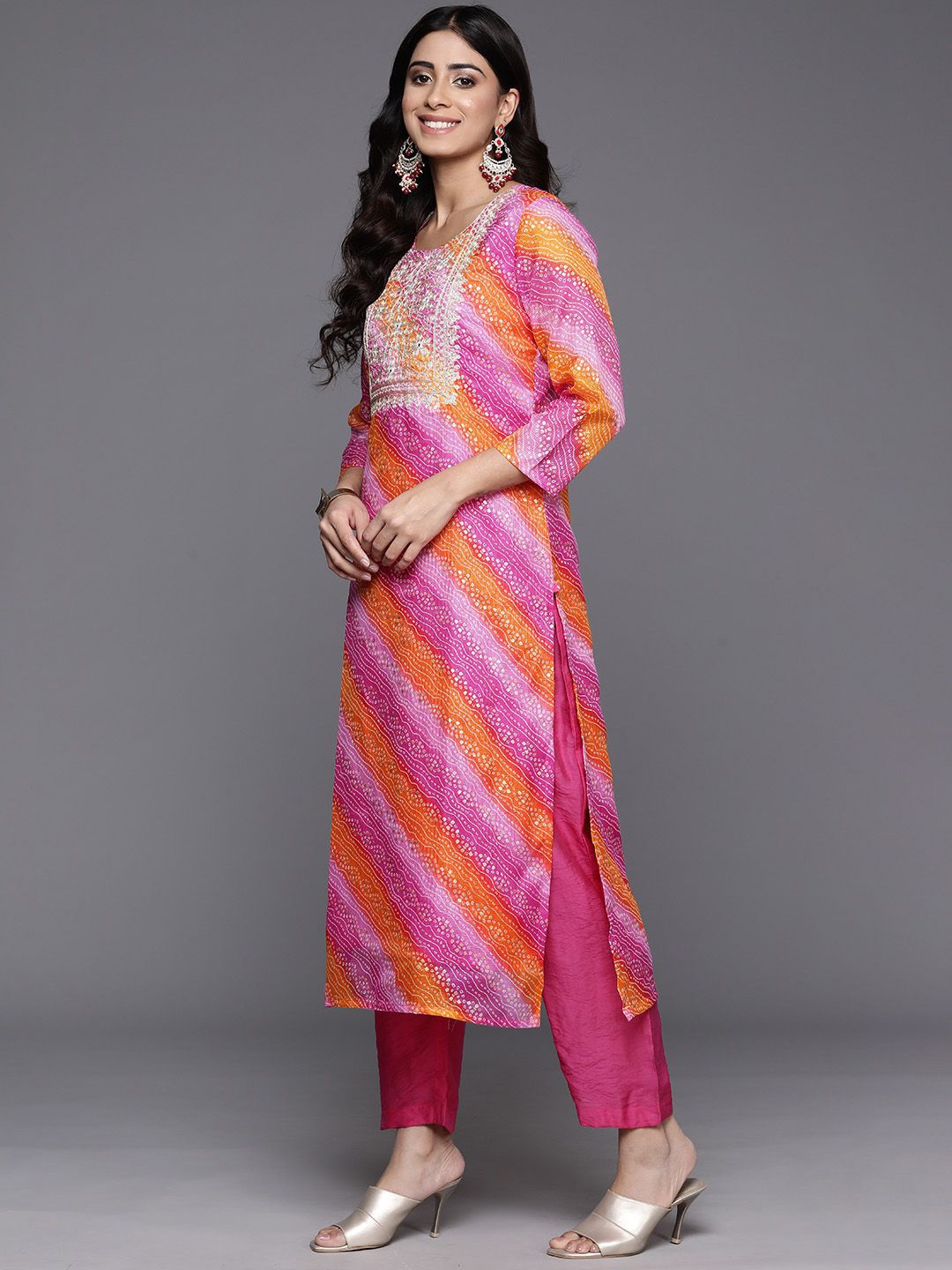 Dhiyona VA Women'sBandhani Printed Thread Work Straight Kurta With Trousers & Dupatta