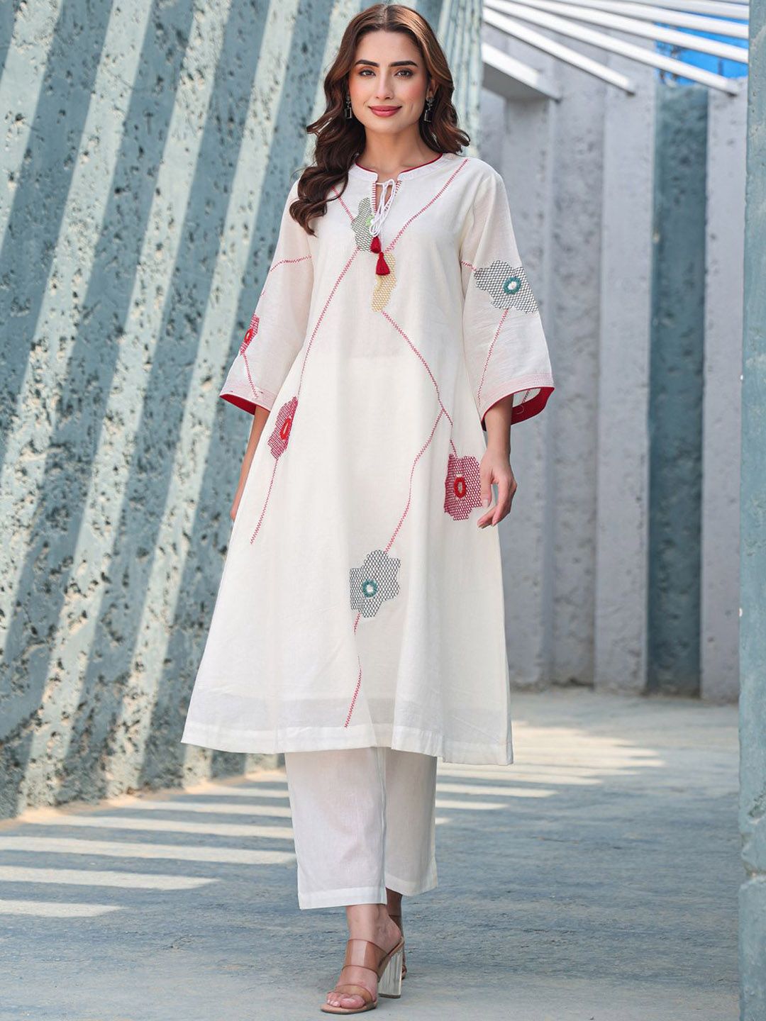 Dhiyona IE Floral Embroidered Pure Cotton Tunic With Trousers Co-Ords