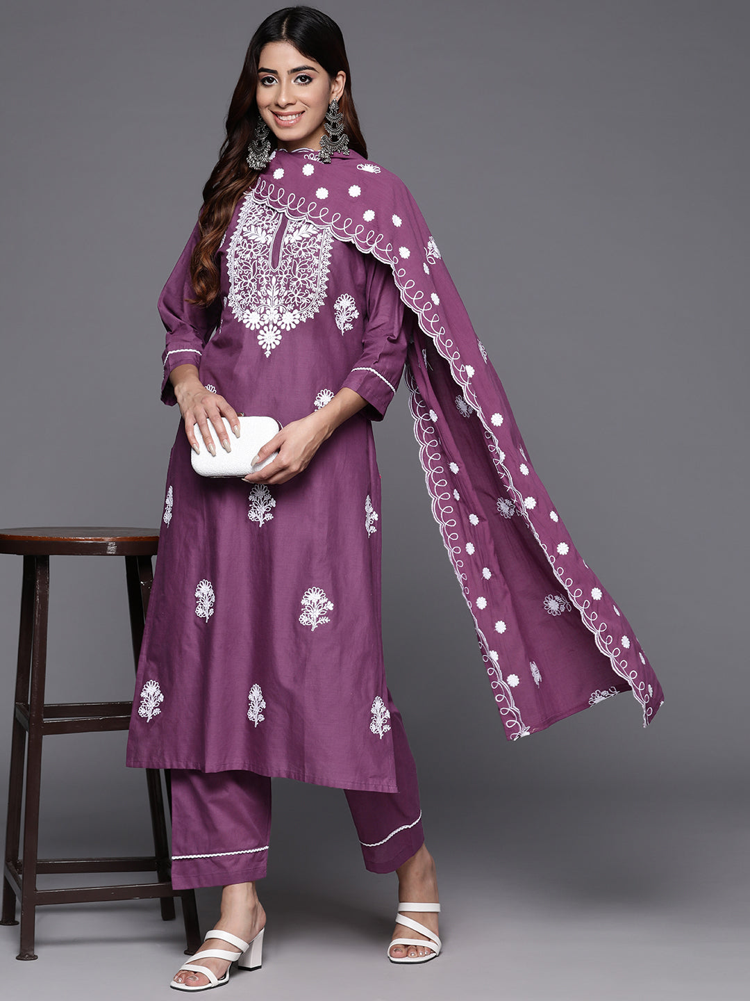 Dhiyona VR Women's Purple Thread Embroidered Kurta With Tonal Bottom And Dupatta