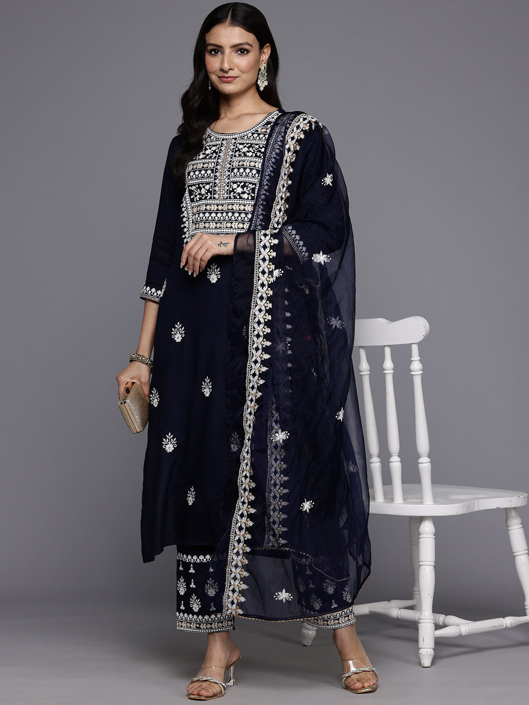 Dhiyona VR Women's Navy Blue Round Neck Thread Embroidered Kurta Paired With Bottom And Dupatta