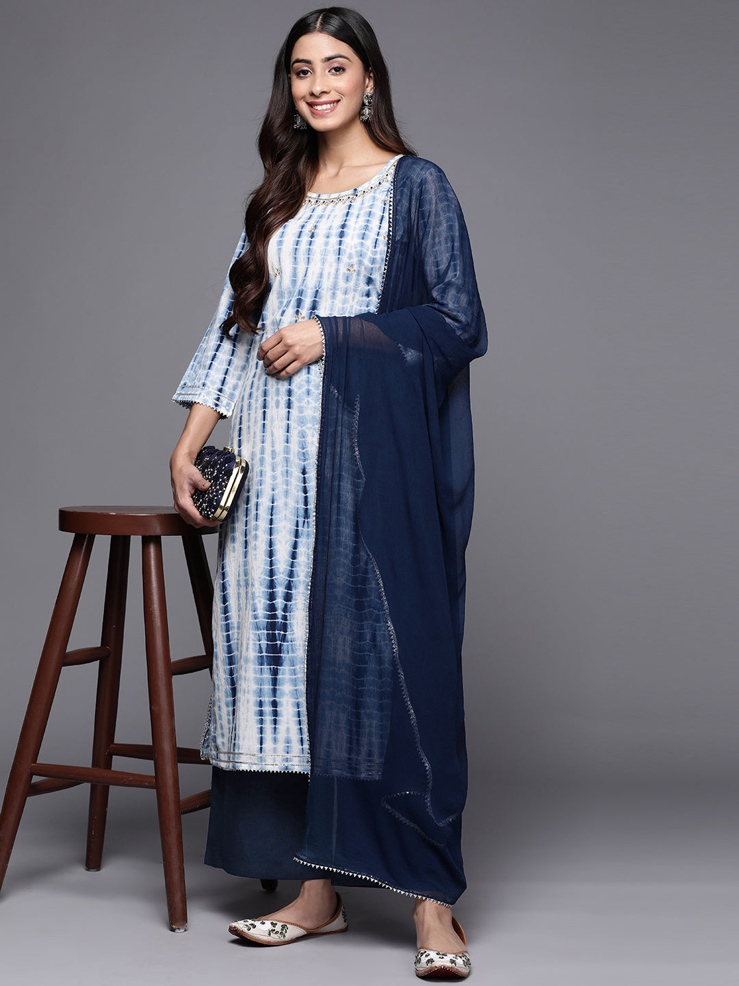 Dhiyona VR Women's Straight Kurta With Round Neck Paired With Blue Solid Palazzo And Blue Solid Dupatta