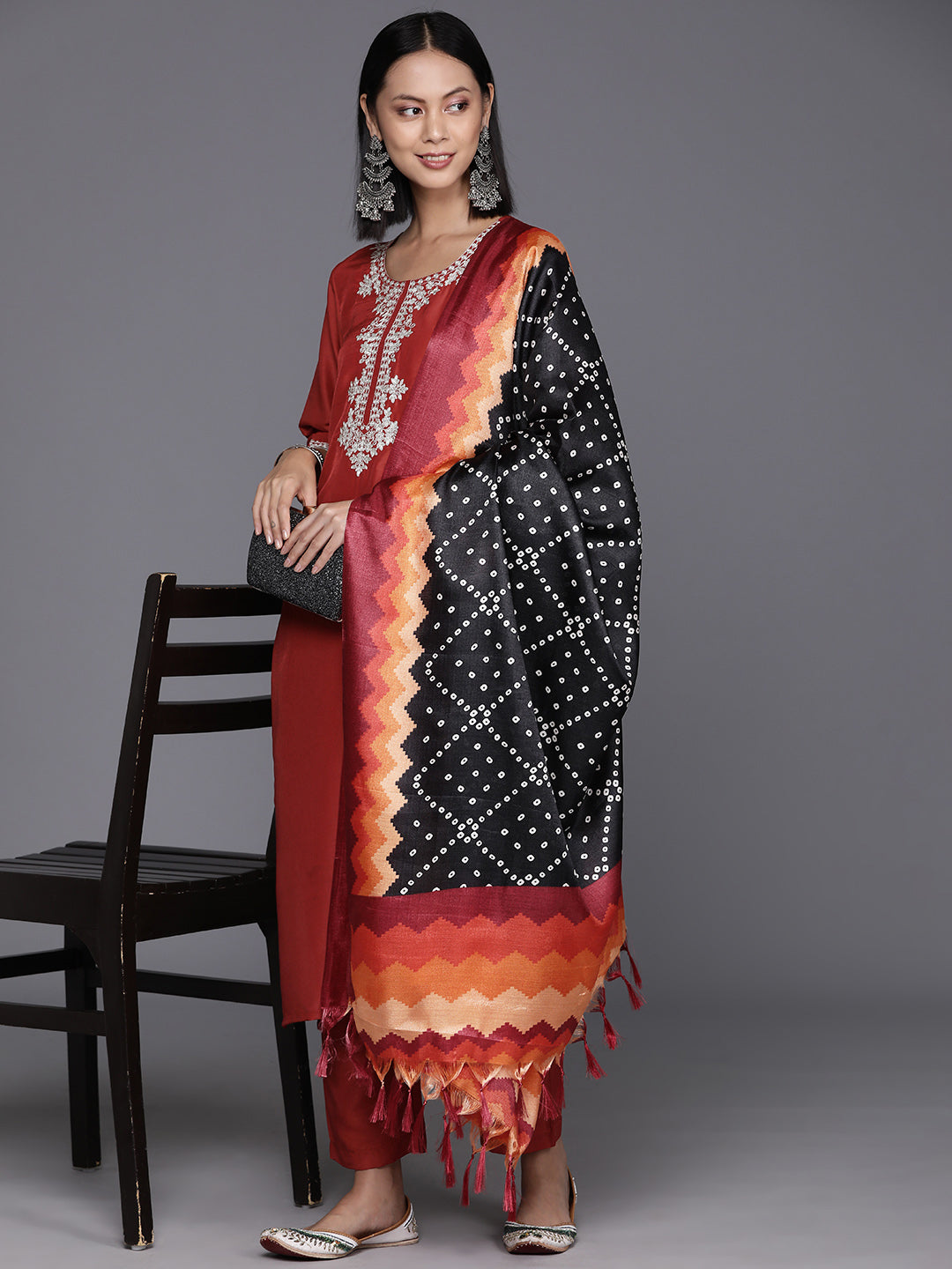 Dhiyona VR Women's Rust Zari Kurta With Solid Trouser And Dupatta Set