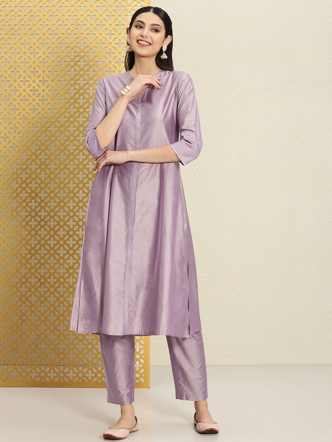 Dhiyona PD Women Women Ethnic Motifs Thread Work Jashn Kurta with Trousers