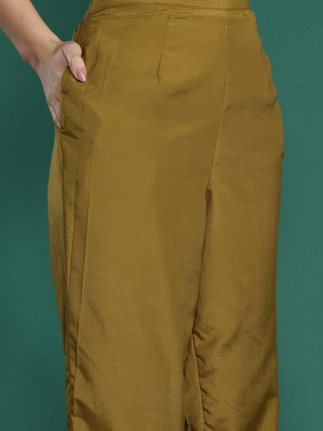 Dhiyona IE Women Ethnic Motifs Woven Design Kurta with Trousers & With Dupatta