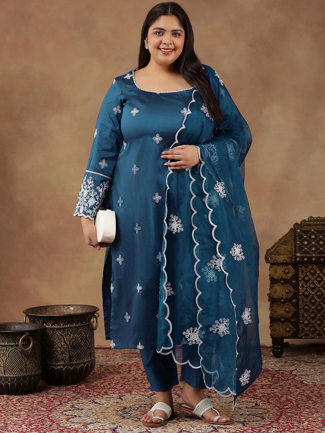 Dhiyona IN Floral Embroidered Regular Gotta Patti Straight Kurta With Trousers & Dupatta