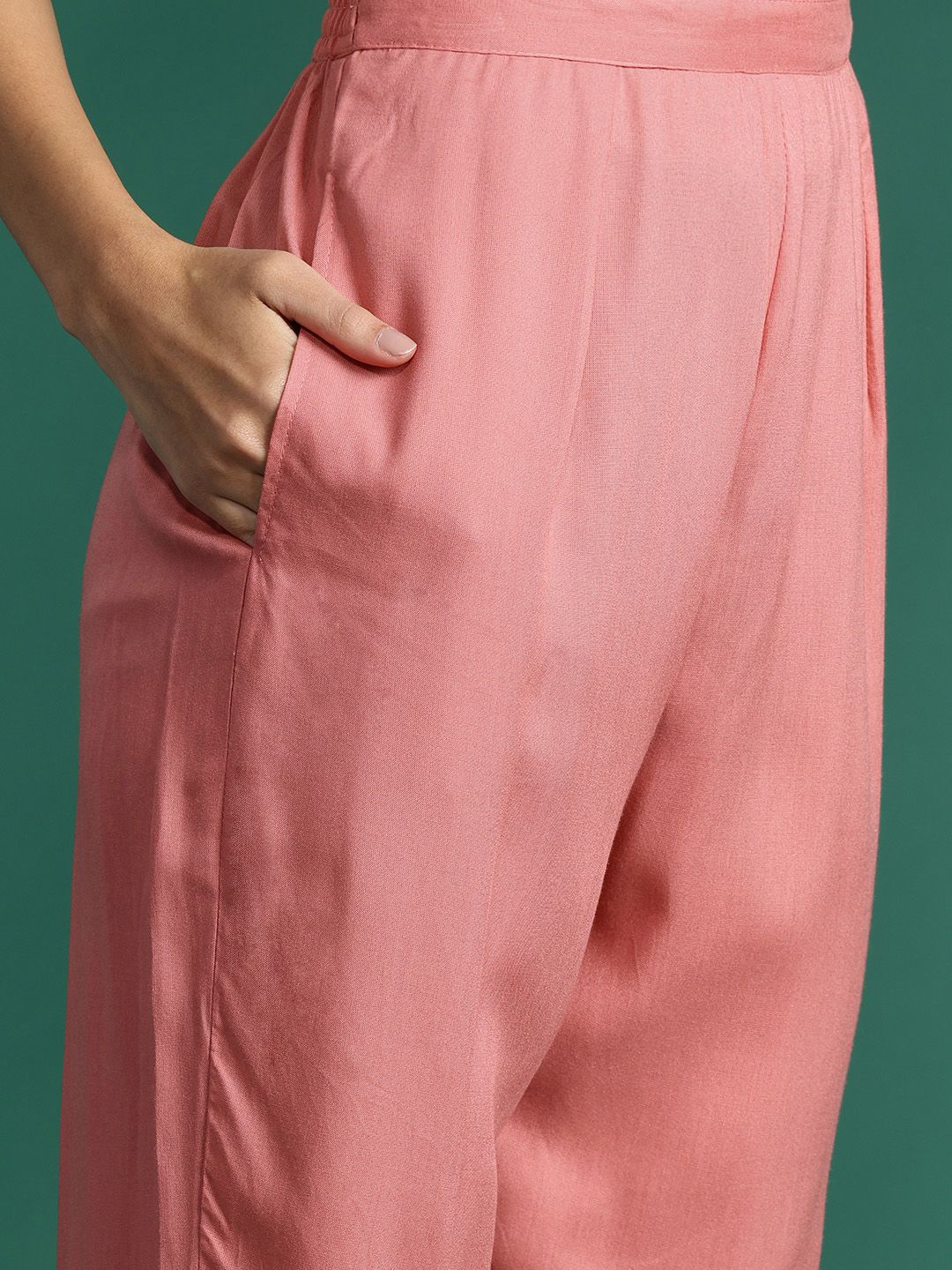 Dhiyona IE Bandhani Printed Thread Work Kurta with Trousers & With Dupatta