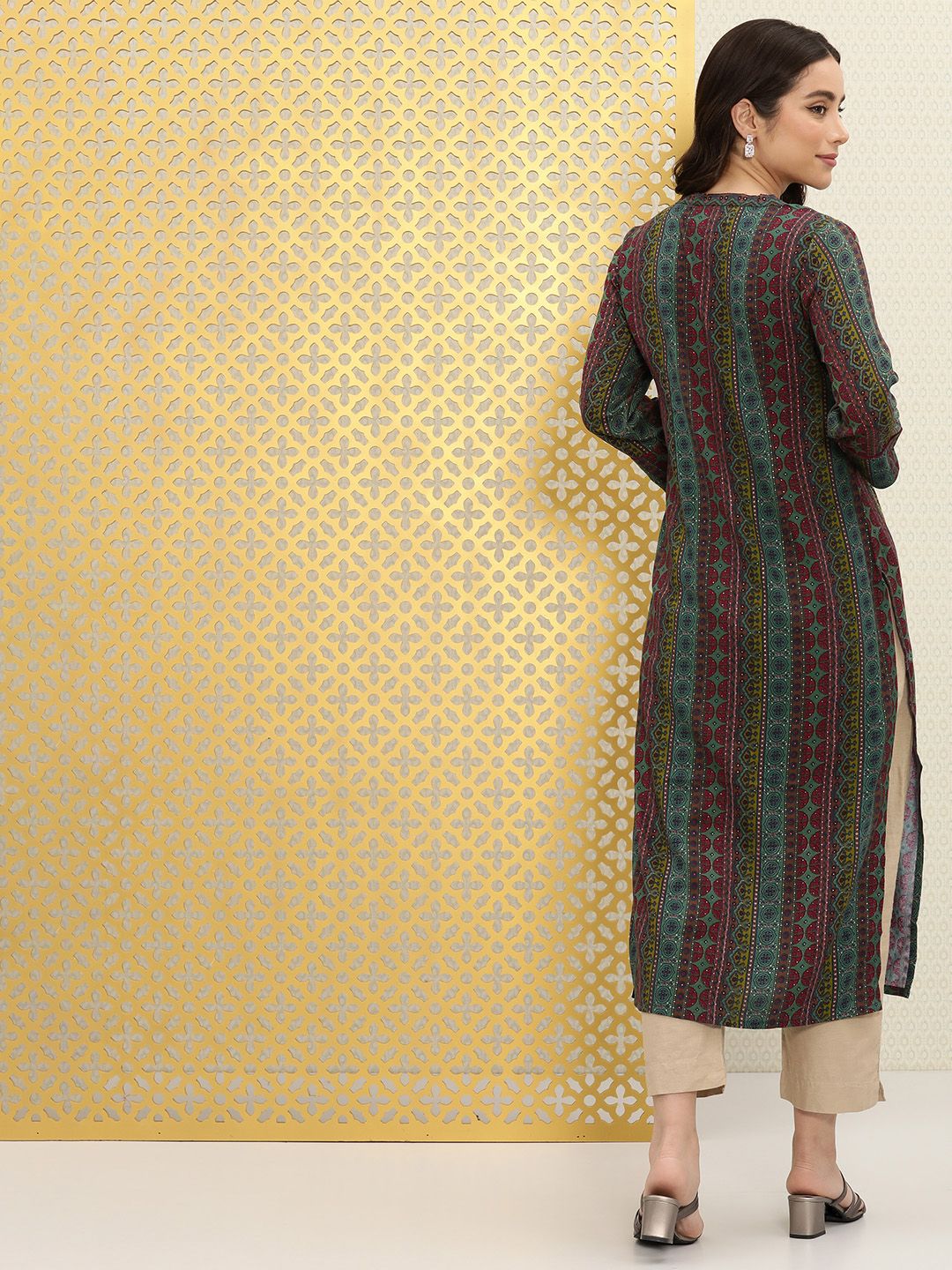 Dhiyona OD Embroidered Thread Work & Mirror Work Indie Prints Kurta