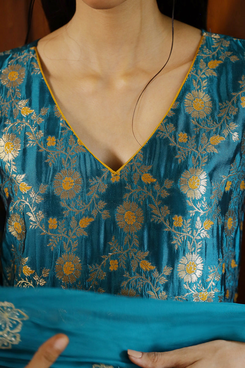 Women's Women Fanfare Blue Viscose Silk.Woven Salwar Suit
