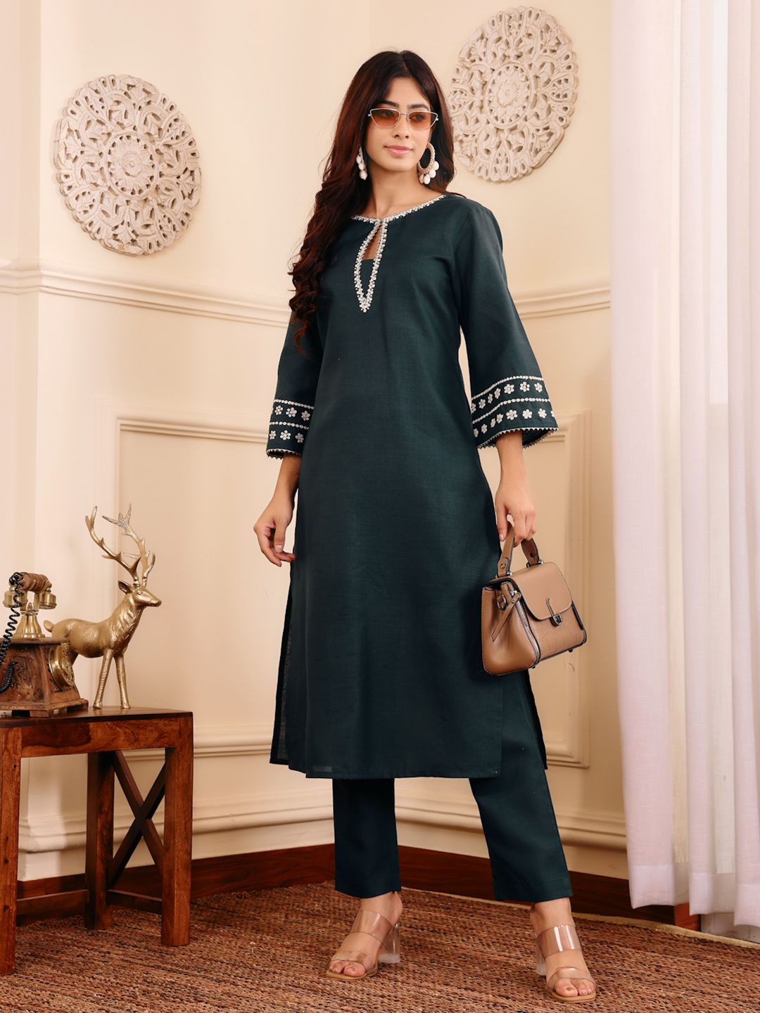 Dhiyona VA Women'sEmbroidered Straight Sequinned Kurta with Palazzos