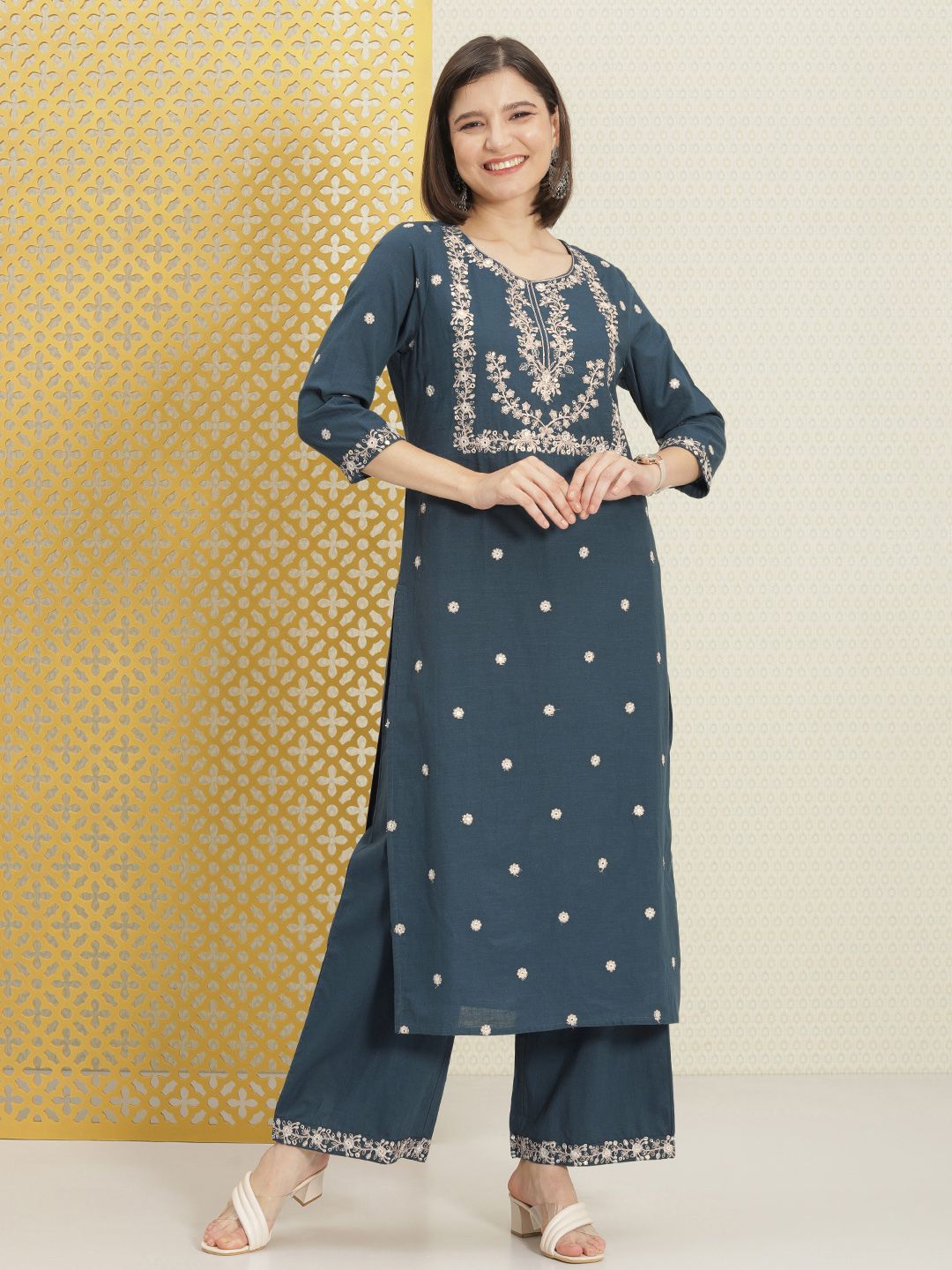 Dhiyona PD Women Women Navy Blue Thread Work Pure Cotton Kurta with Trousers