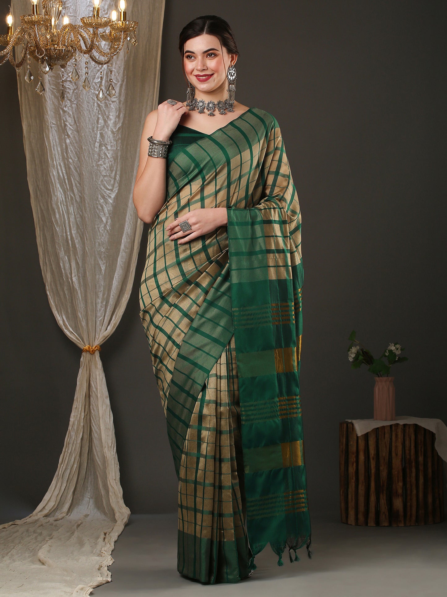 Women's Aura Silk Cream Woven Design Designer Saree With Blouse Piece