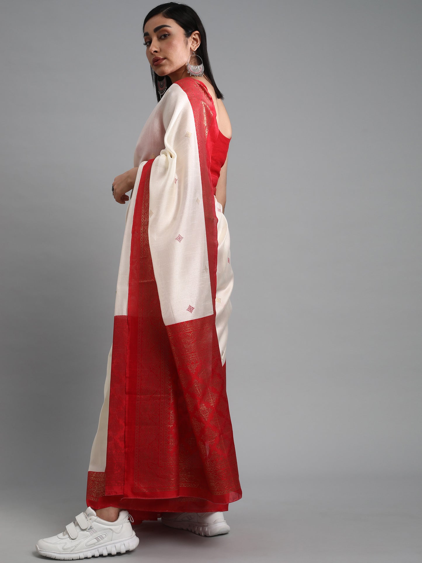 Women's Silk Blend Off White Printed Designer Saree With Blouse Piece