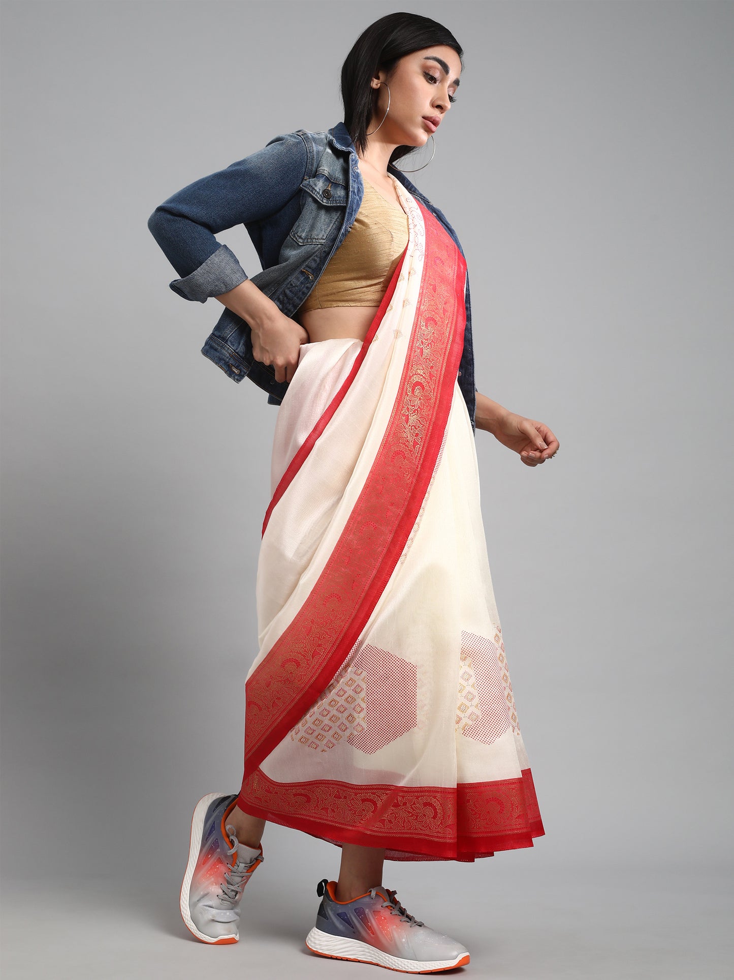 Women's Silk Blend Off White Printed Designer Saree With Blouse Piece