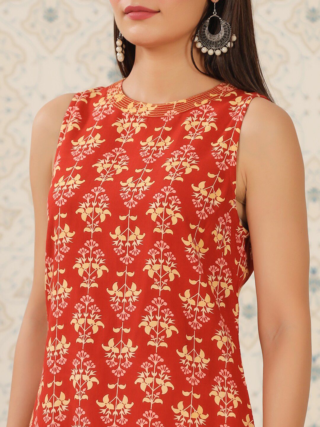 Dhiyona OD Ethnic Motifs Printed Sleeveless Straight Kurta