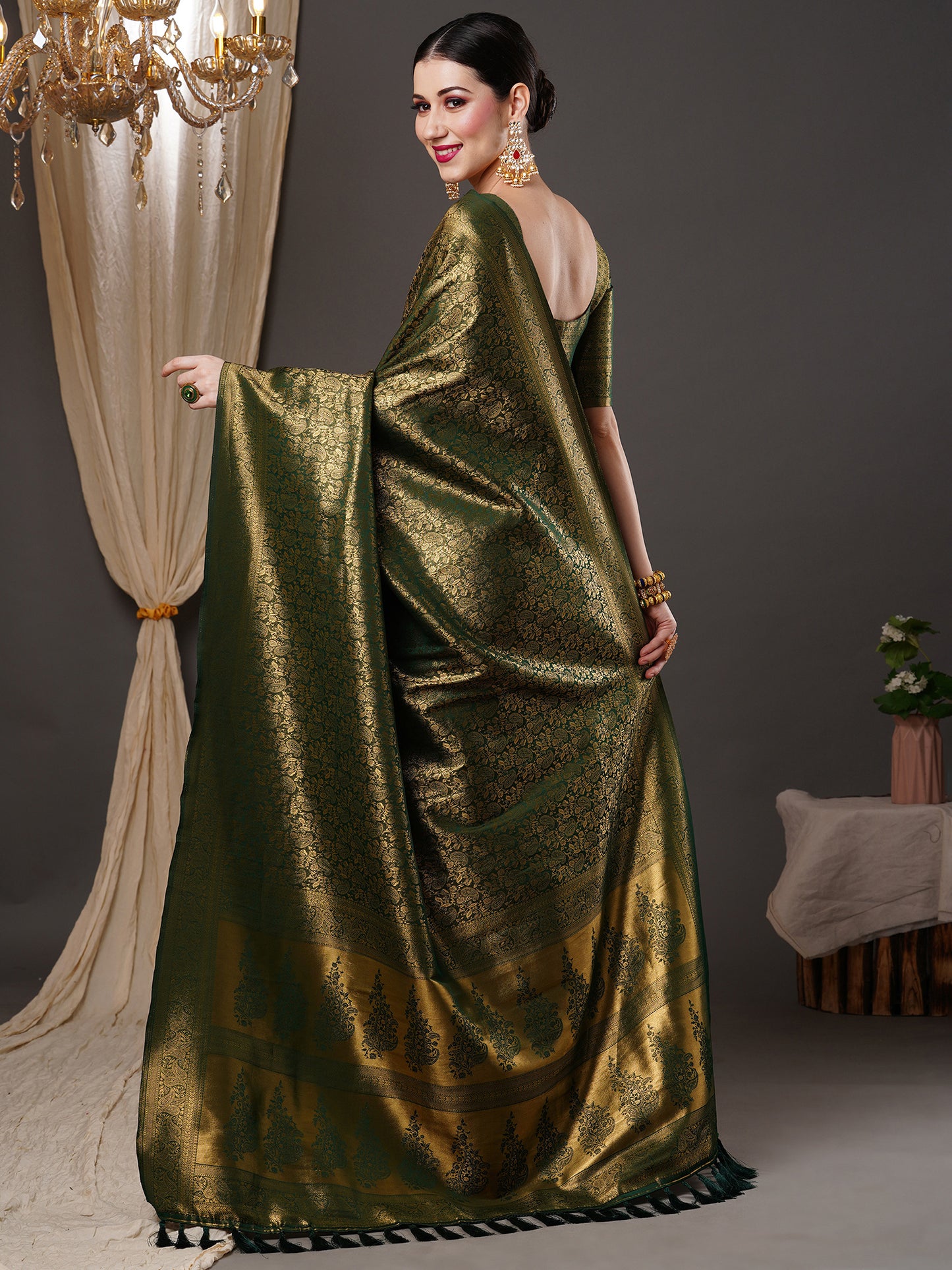 Women's Silk Blend Green Woven Design Designer Saree With Blouse Piece