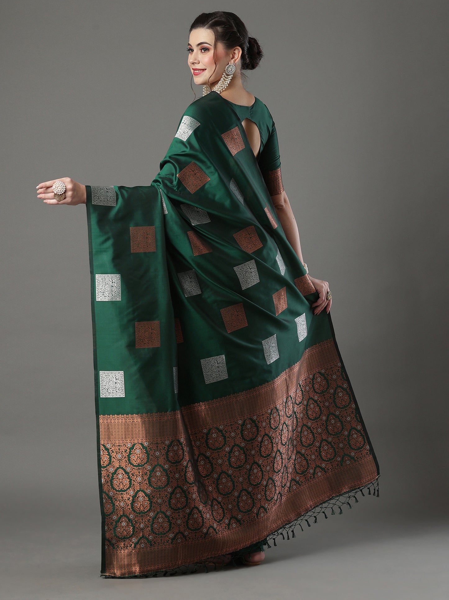 Women's Silk Blend Green Woven Design Designer Saree With Blouse Piece