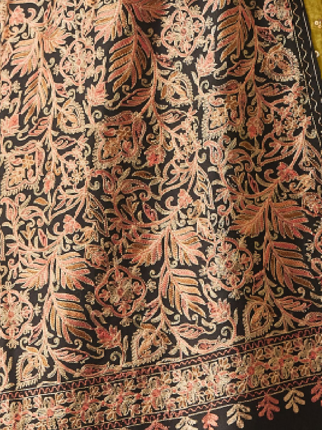 Dhiyona PA Women Floral Embroidered Shawl