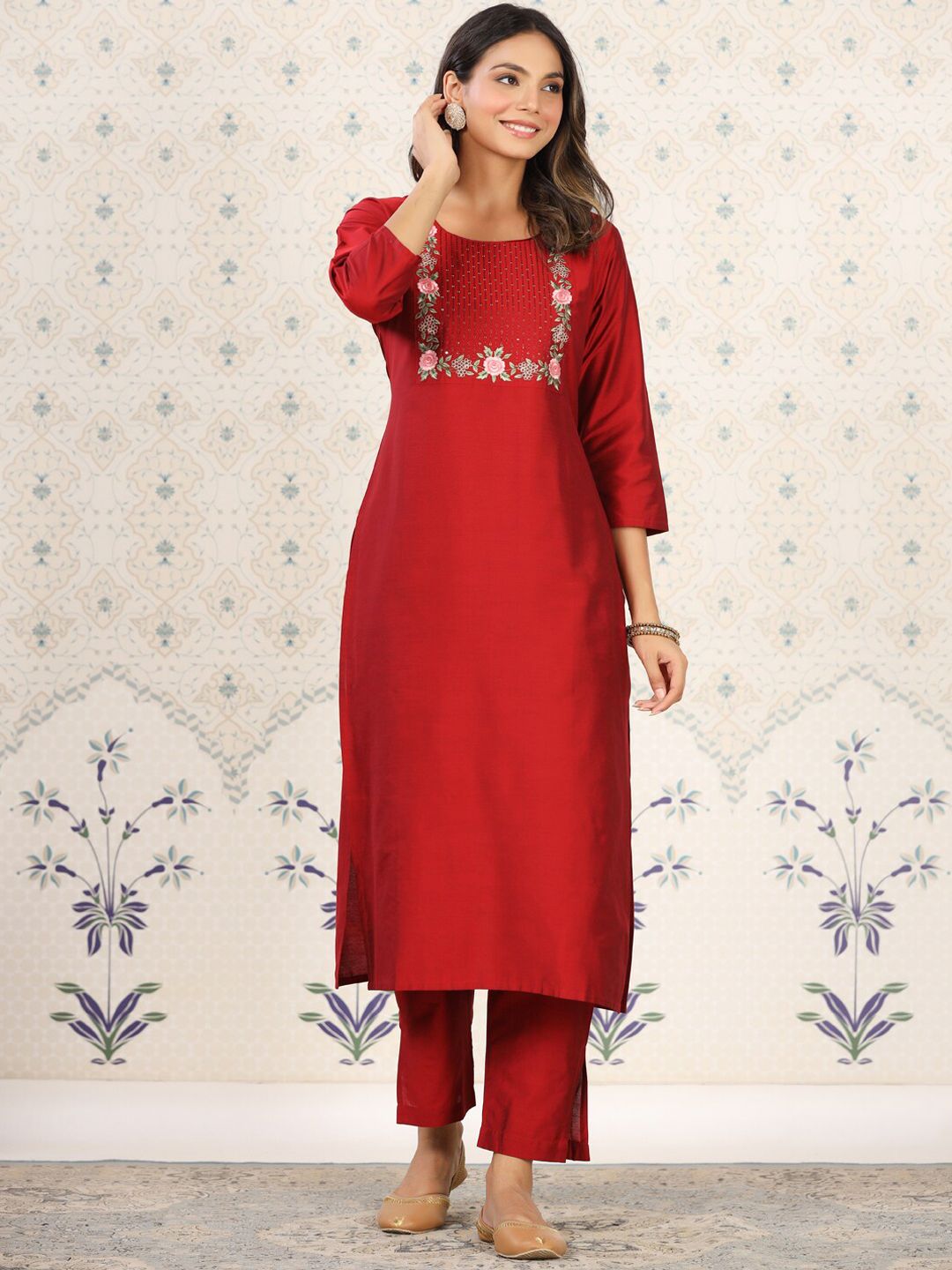 Dhiyona OD Floral Embroidered Yoke Sequined Straight Kurta with Trousers