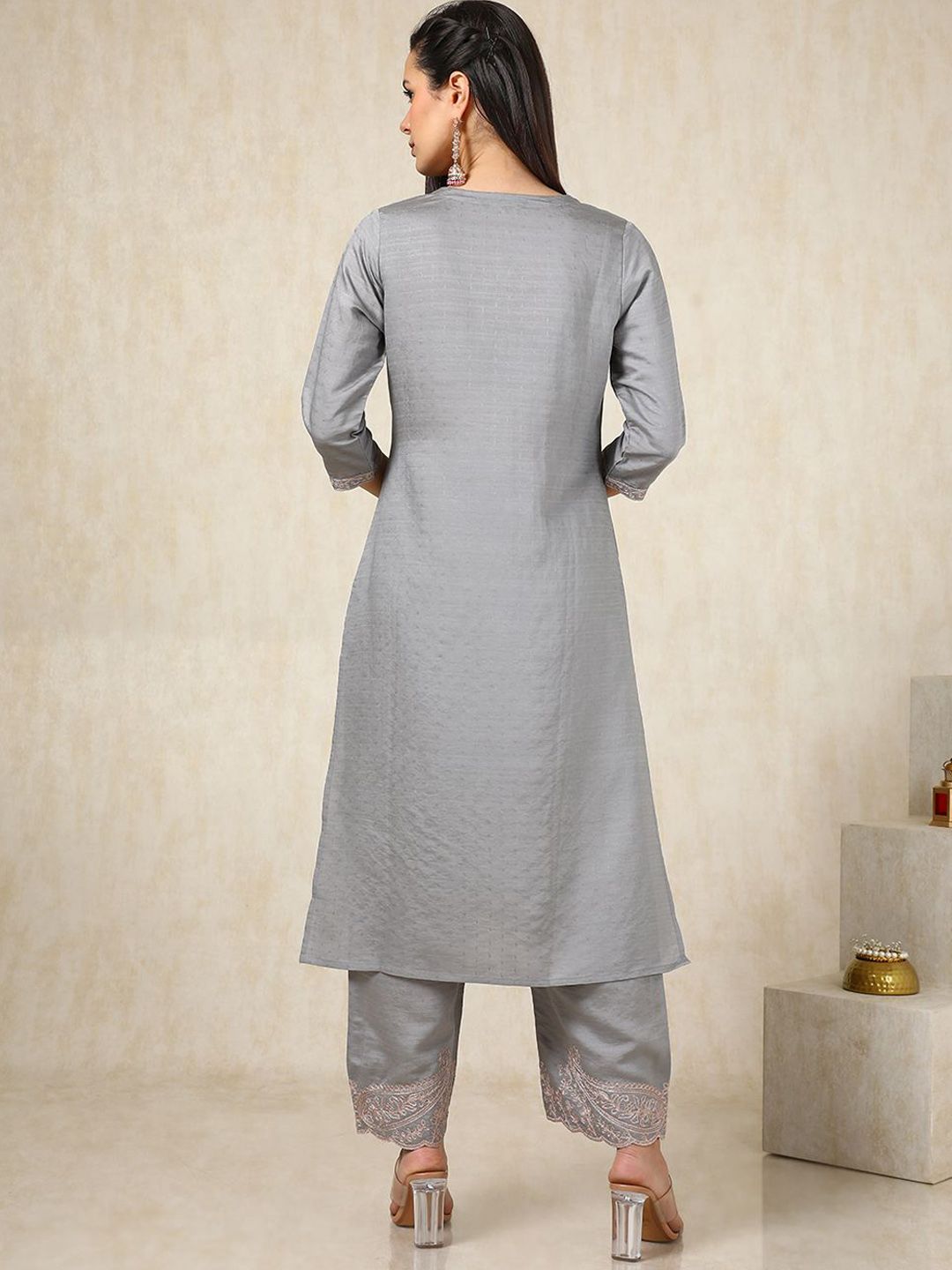Dhiyona SO Women's Paisley Embroidered Thread Work Notched Round Neck Straight Kurta with Palazzos