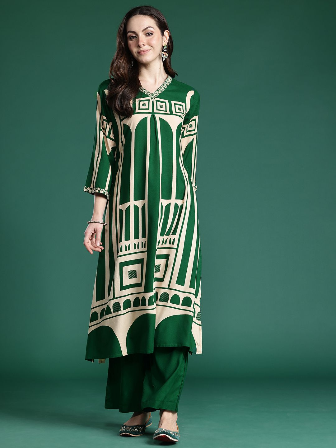 Dhiyona IE Women Printed Beads and Stones Kurta with Palazzos