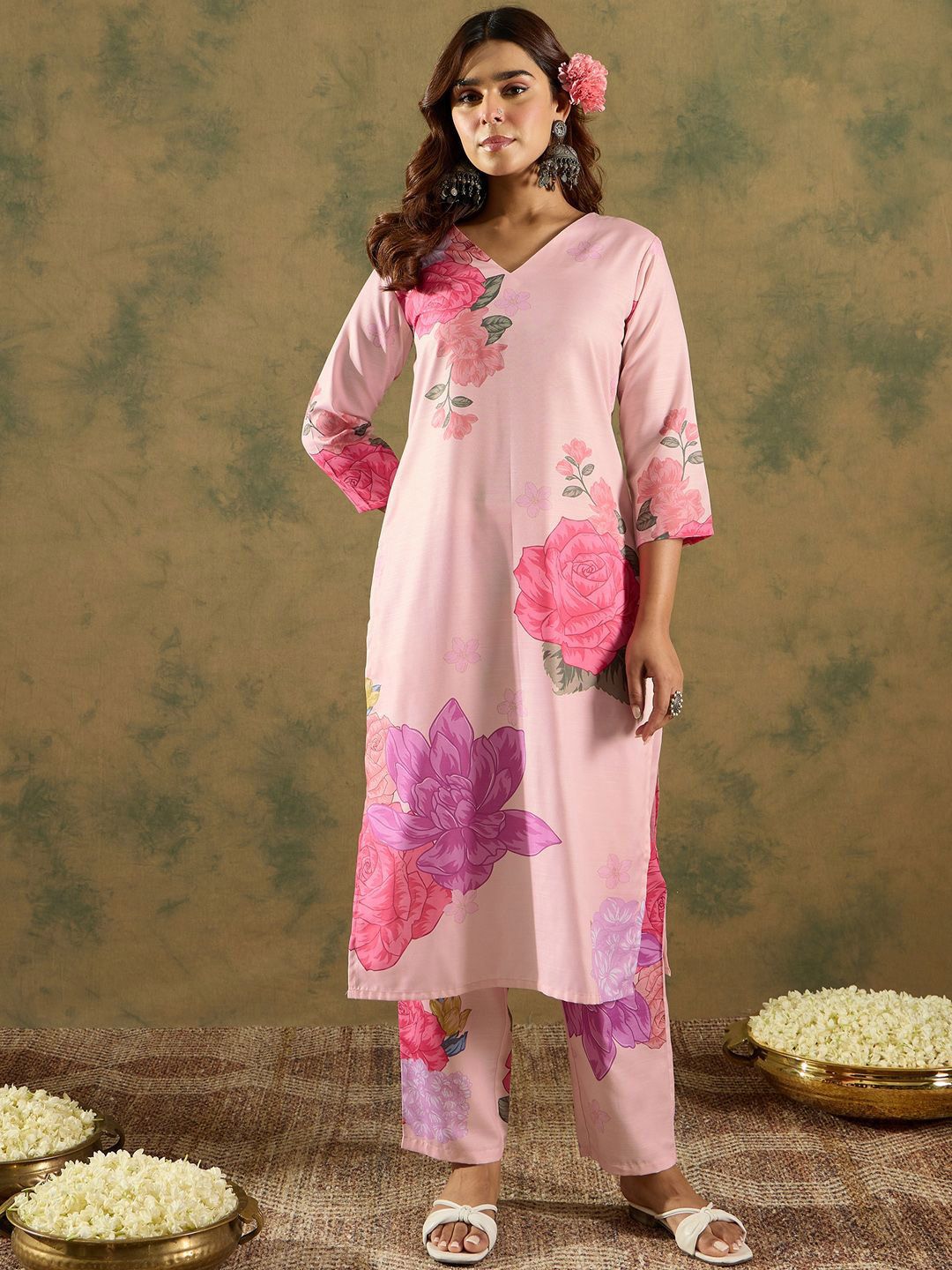 Dhiyona IE Floral Printed V-Neck Straight Kurta with Trousers