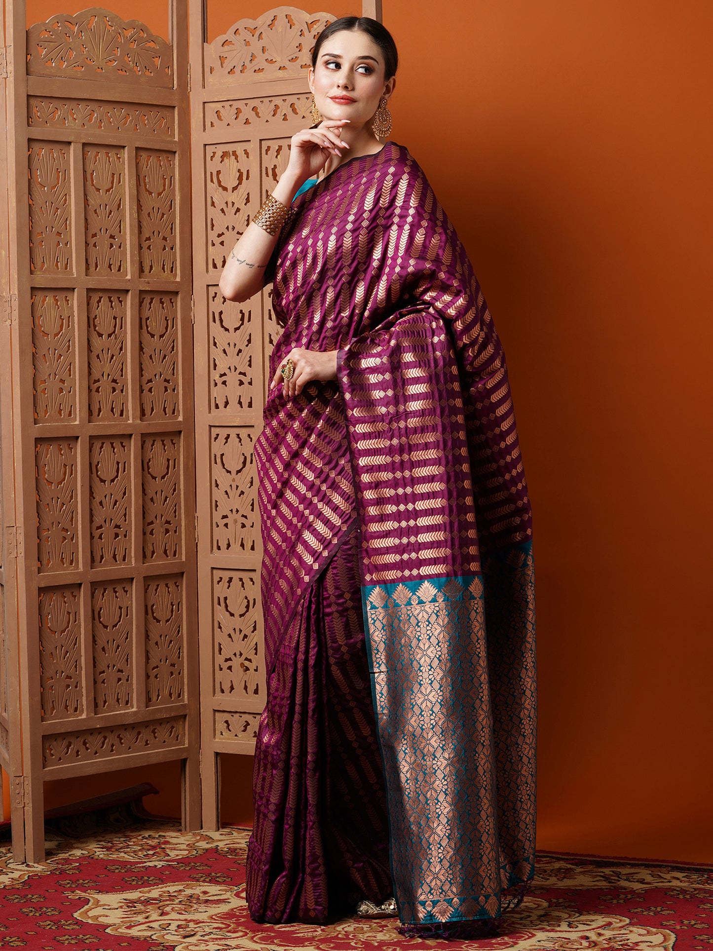 Women's Silk Blend Magenta Woven Design Designer Saree With Blouse Piece