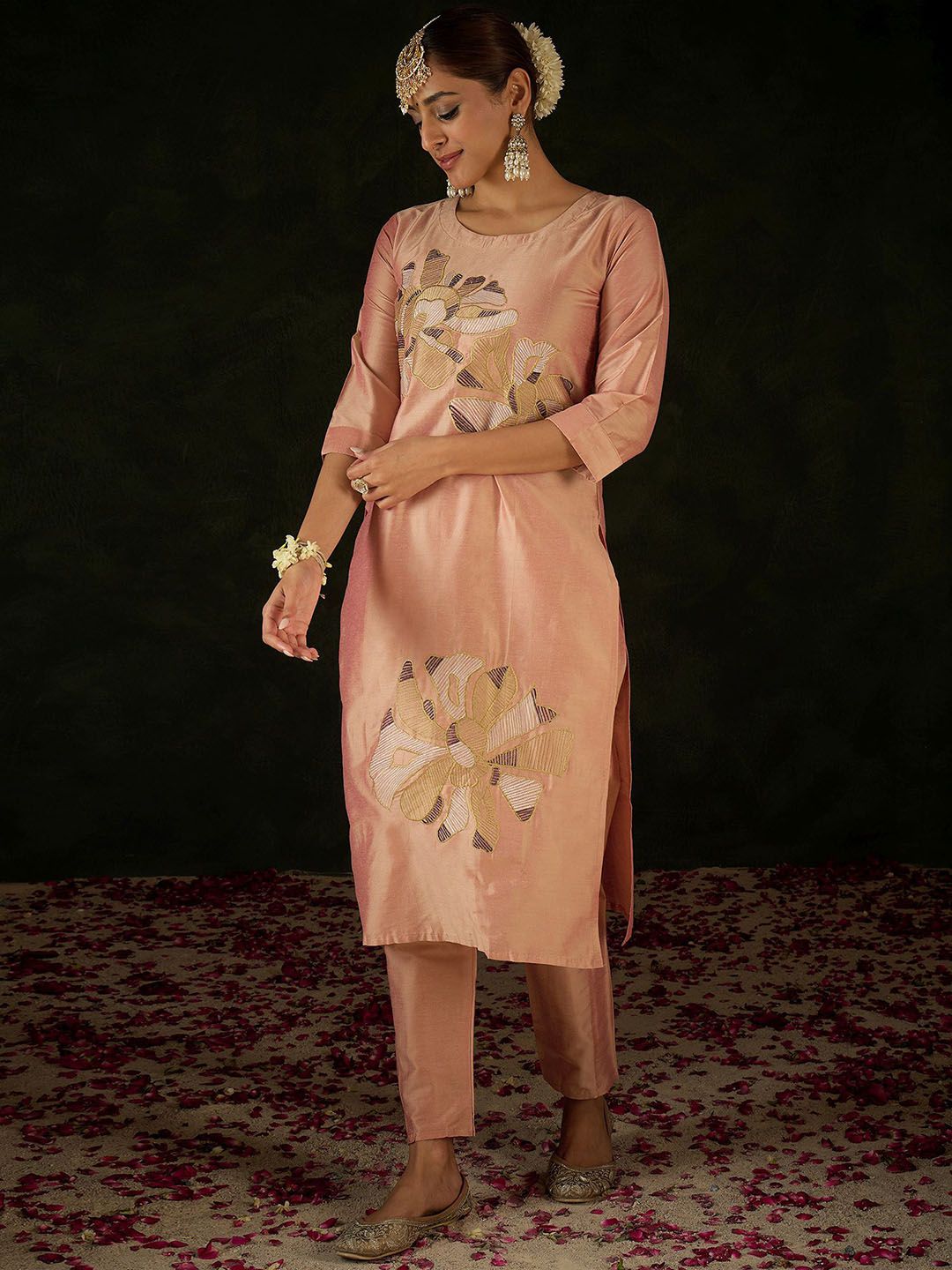 Dhiyona IE Women Floral Embroidered Regular Thread Work Kurta with Trousers
