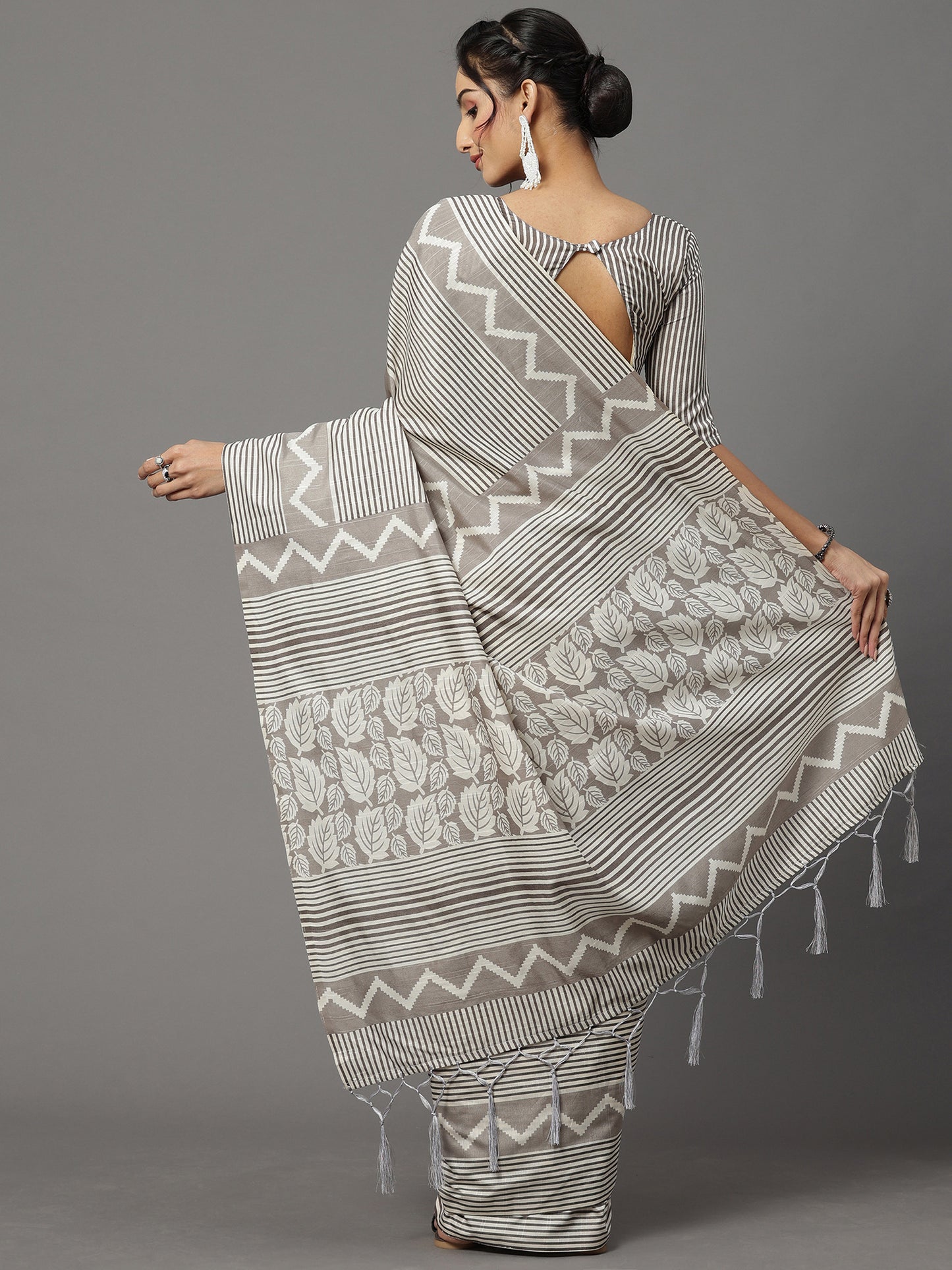 Women's Bhagalpuri Silk Grey Printed Designer Saree With Blouse Piece