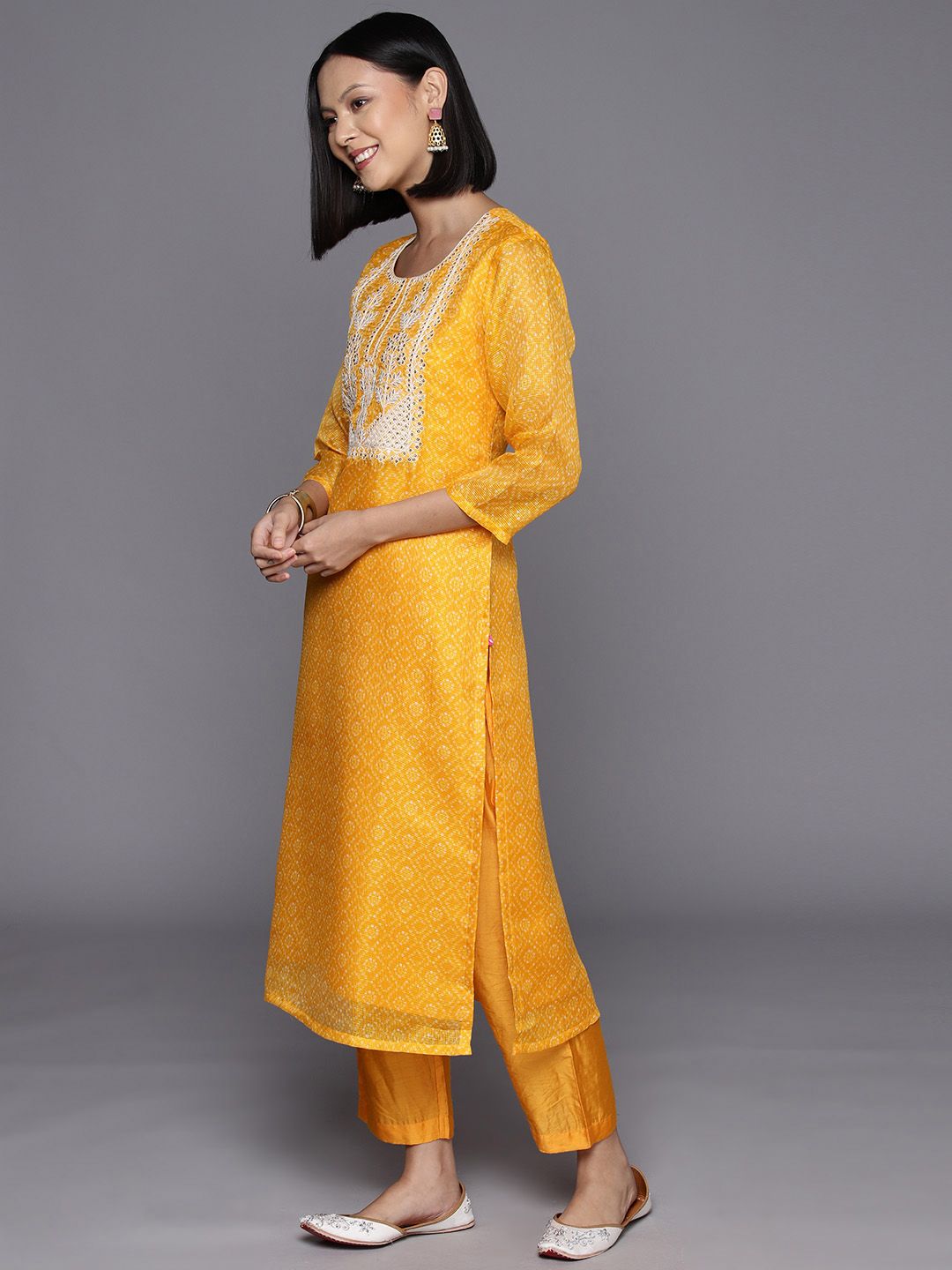 Dhiyona VA Women'sBandhani Printed Regular Sequinned Kurta with Trousers & Dupatta