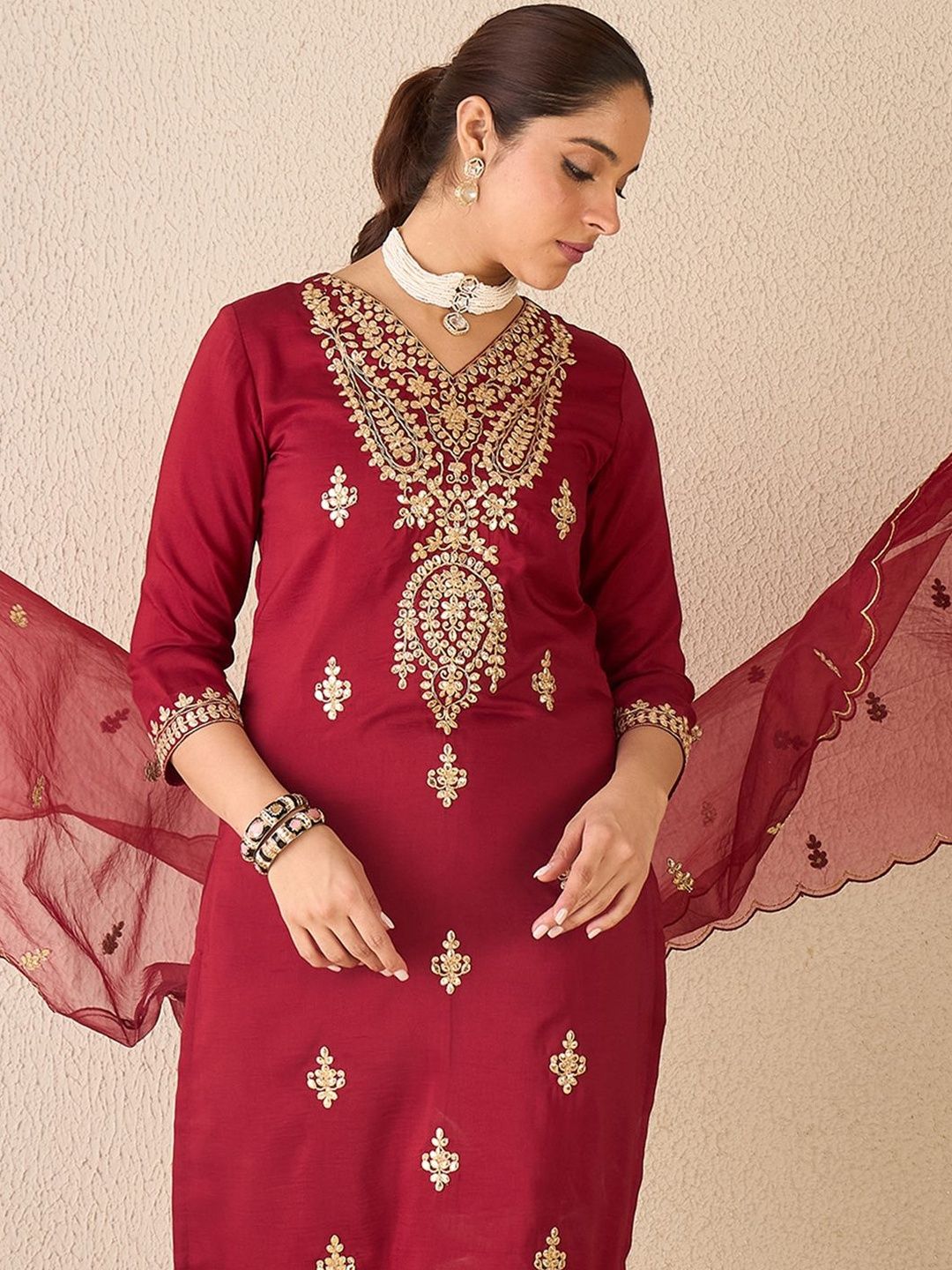 Ethnic Motifs Embroidered V-Neck Zari Straight Kurta With Trousers & Dupatta