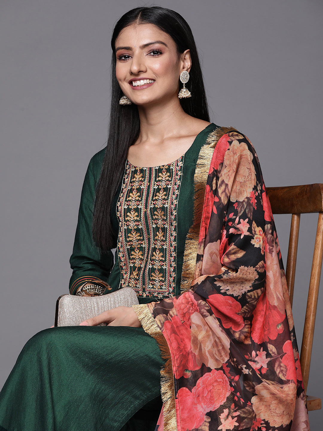 Dhiyona VR Women's Thread Embroidered Kurta Paired With Straight Pant And Digital Printed Dupatta