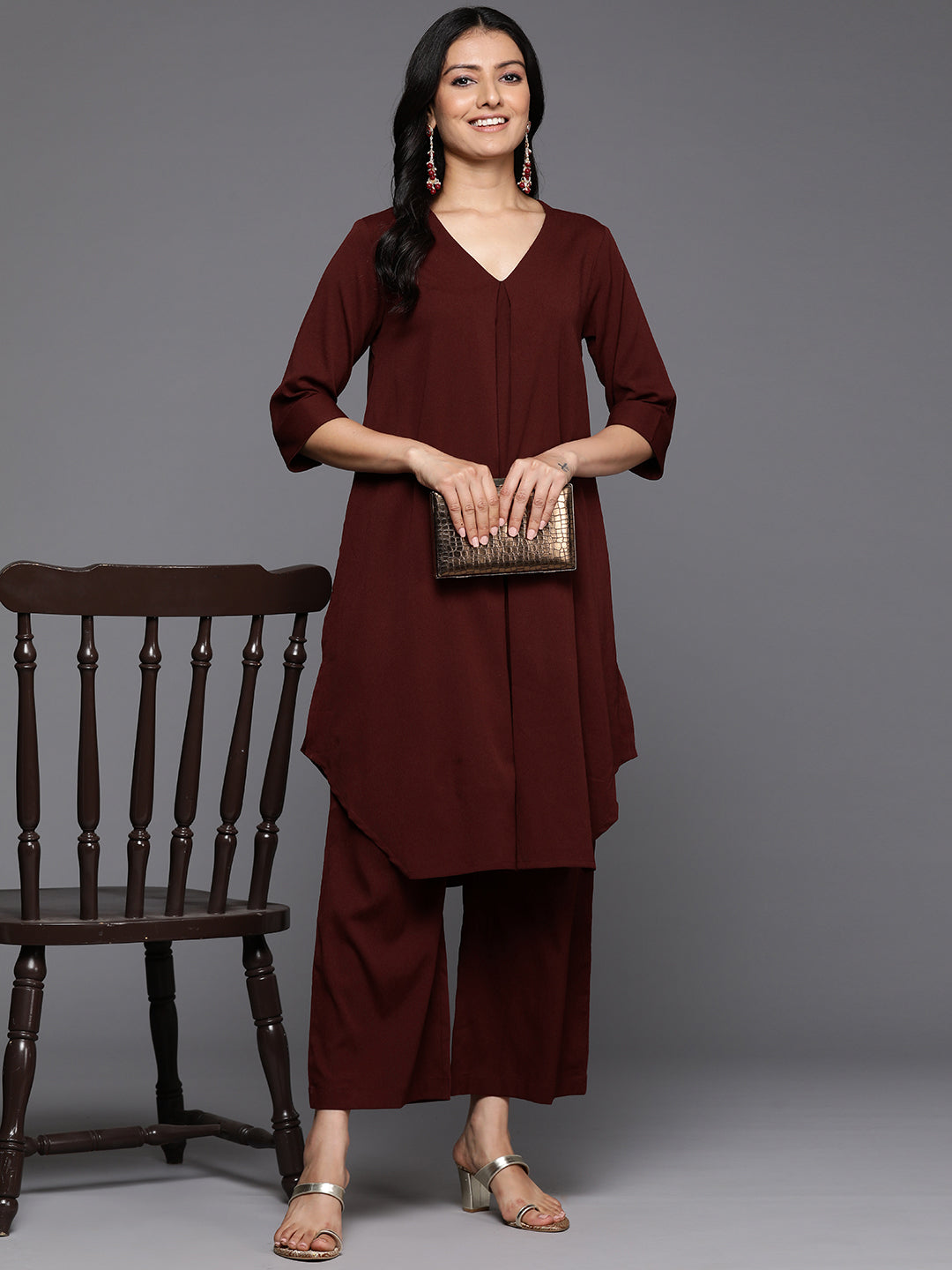 Dhiyona VR Women's Maroon V Neck Kurta Set