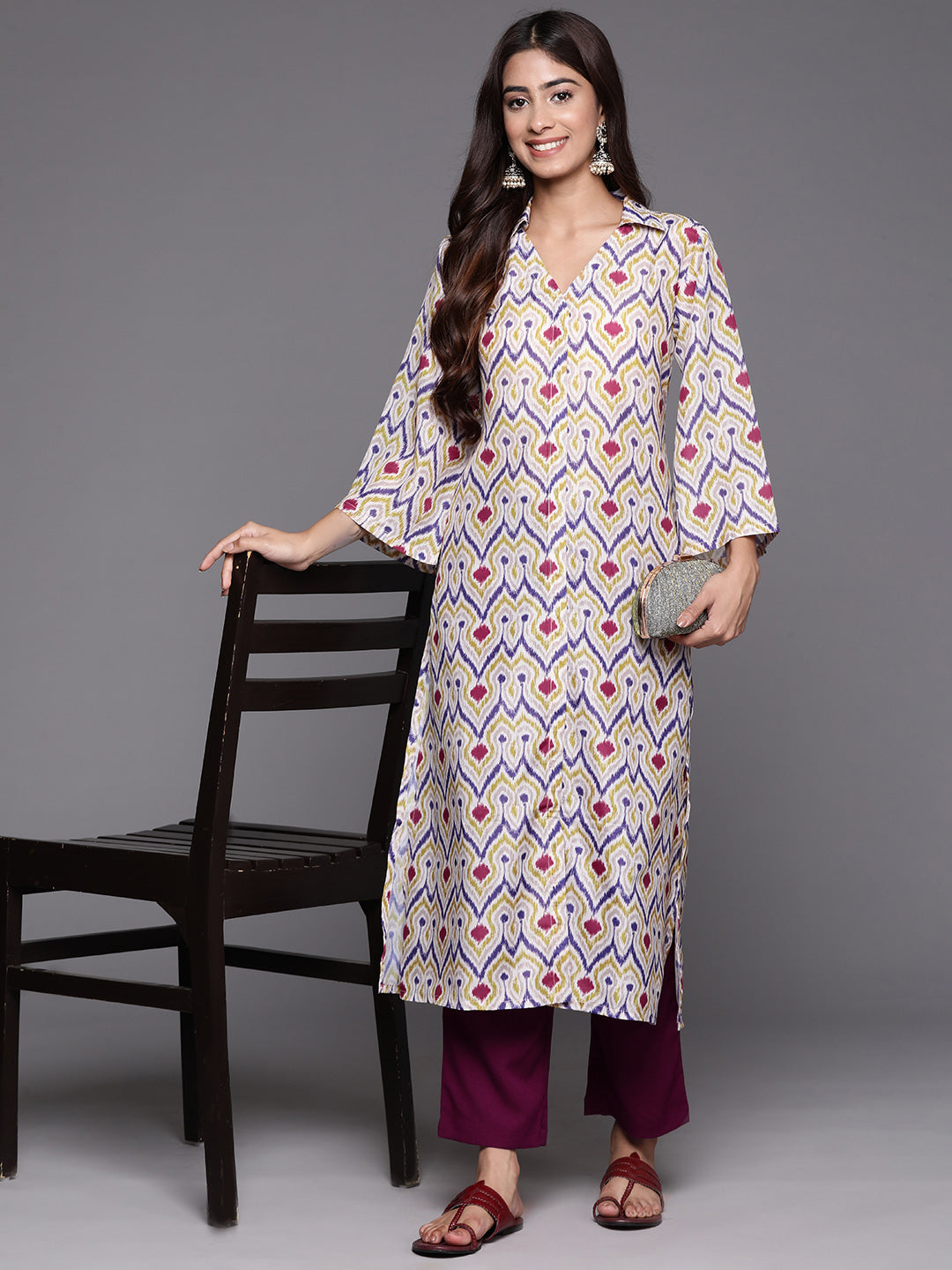 Dhiyona VR Women's Off White Ikat Printed Shirt Collar Straight Kurta Paired With Violet Solid Bottom